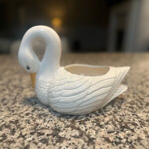 White Swan Ceramic Planter